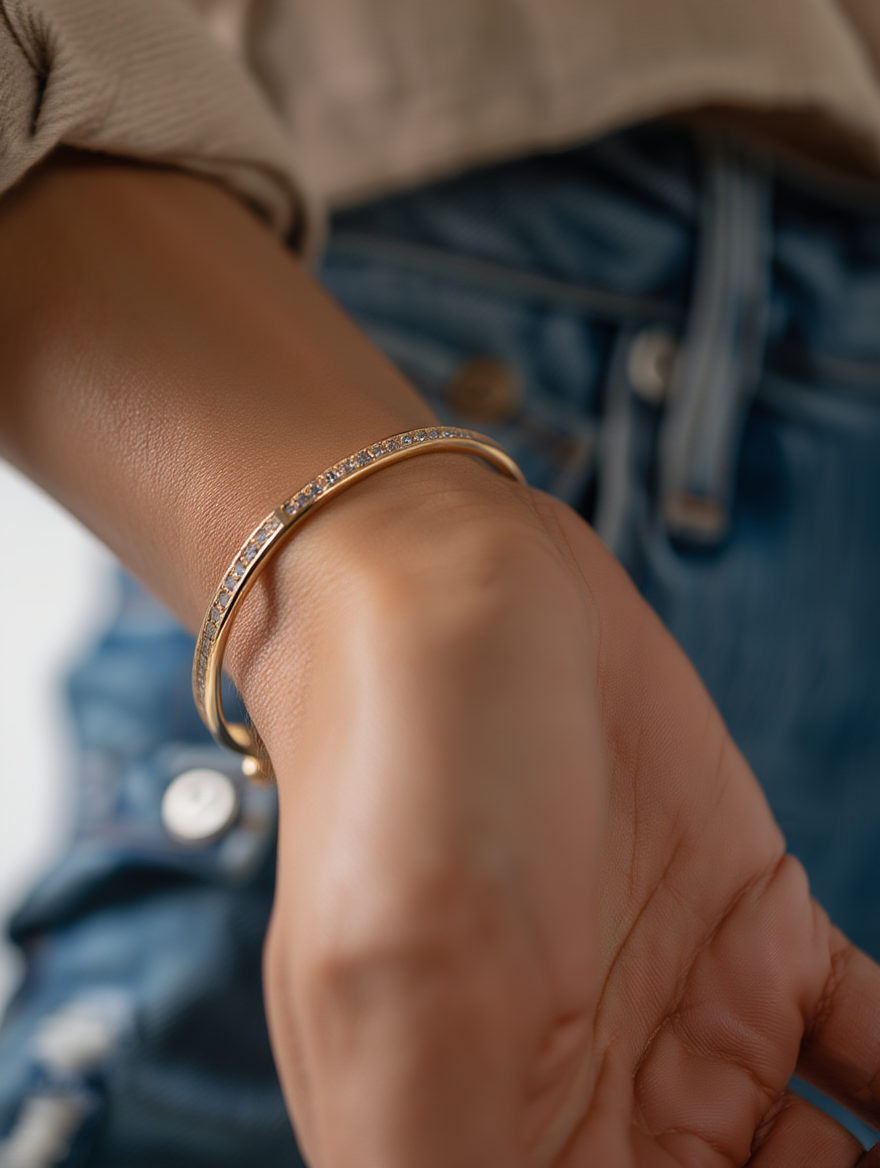 Evie Bangle - Gold