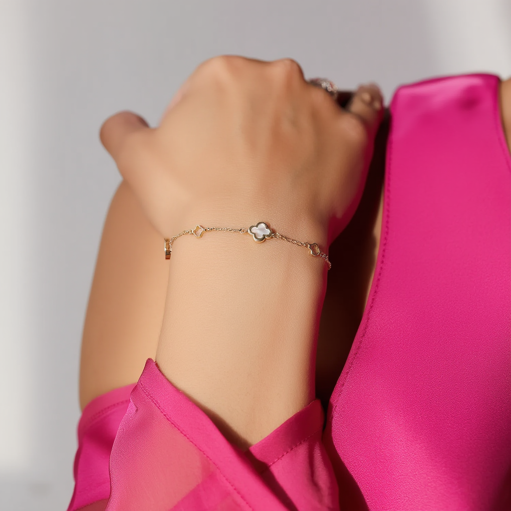 Dainty Clover Bracelet