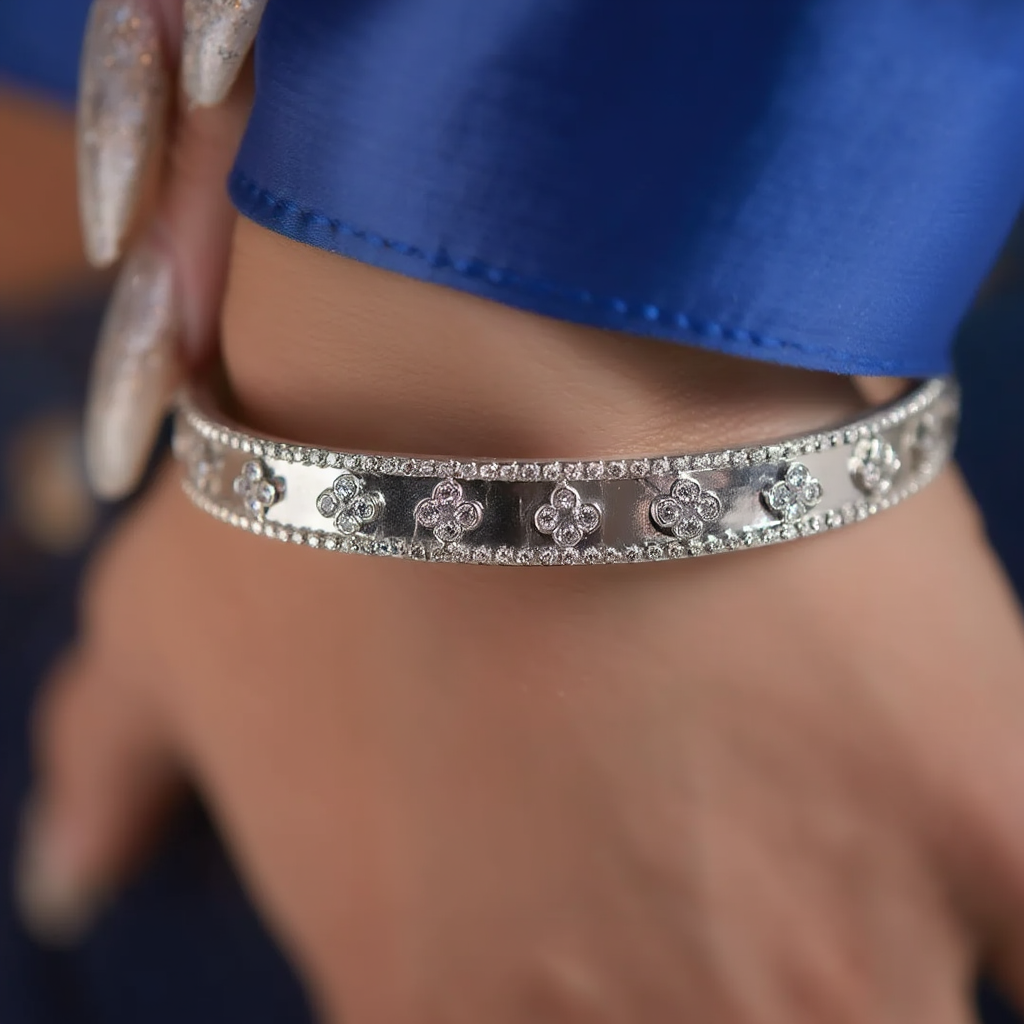 Clover Bangle