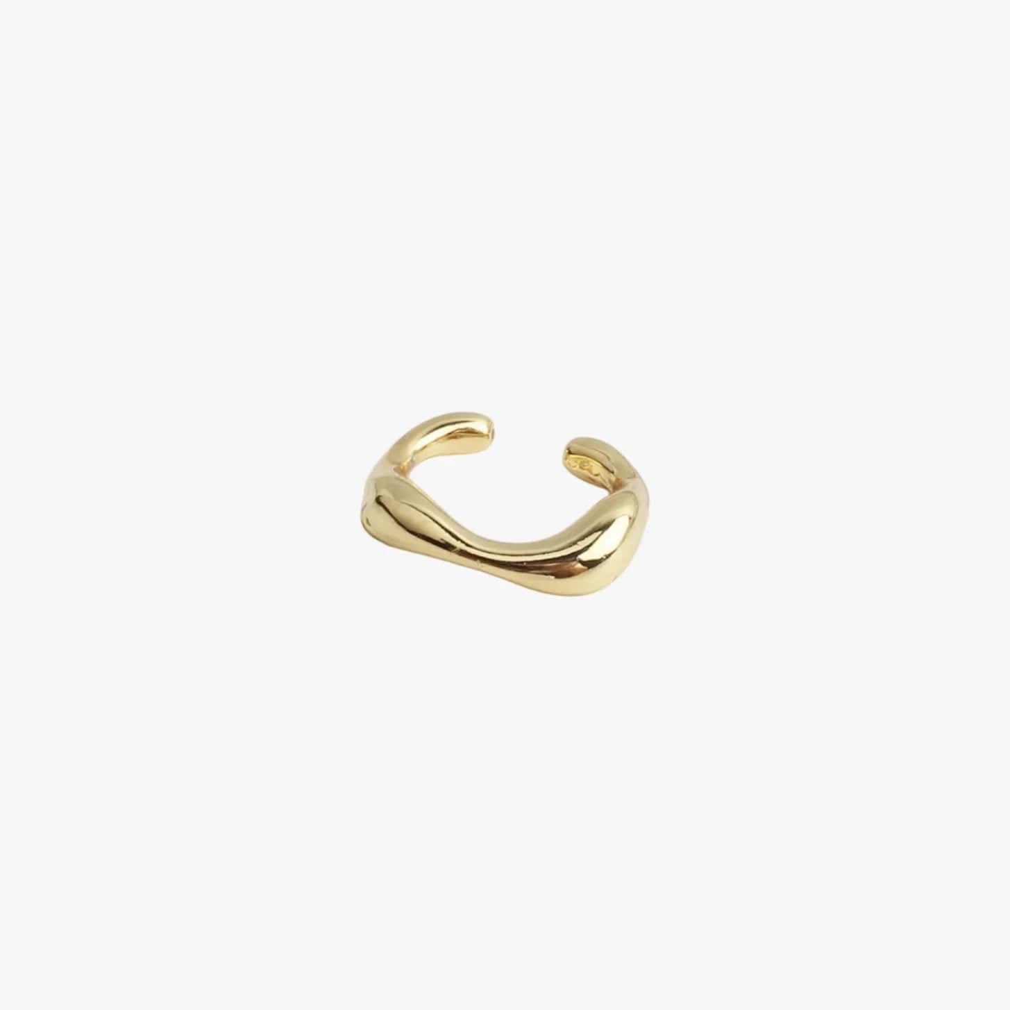 Adriana Earcuff - AYUNA