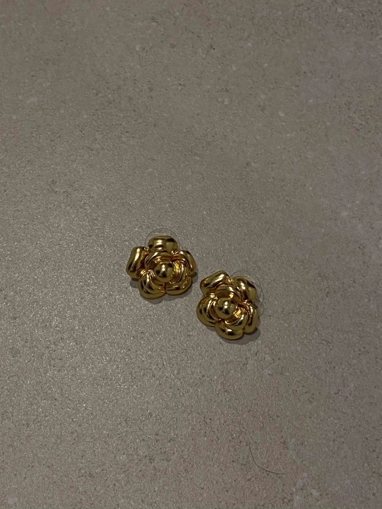 Belle Earrings - Gold - AYUNA