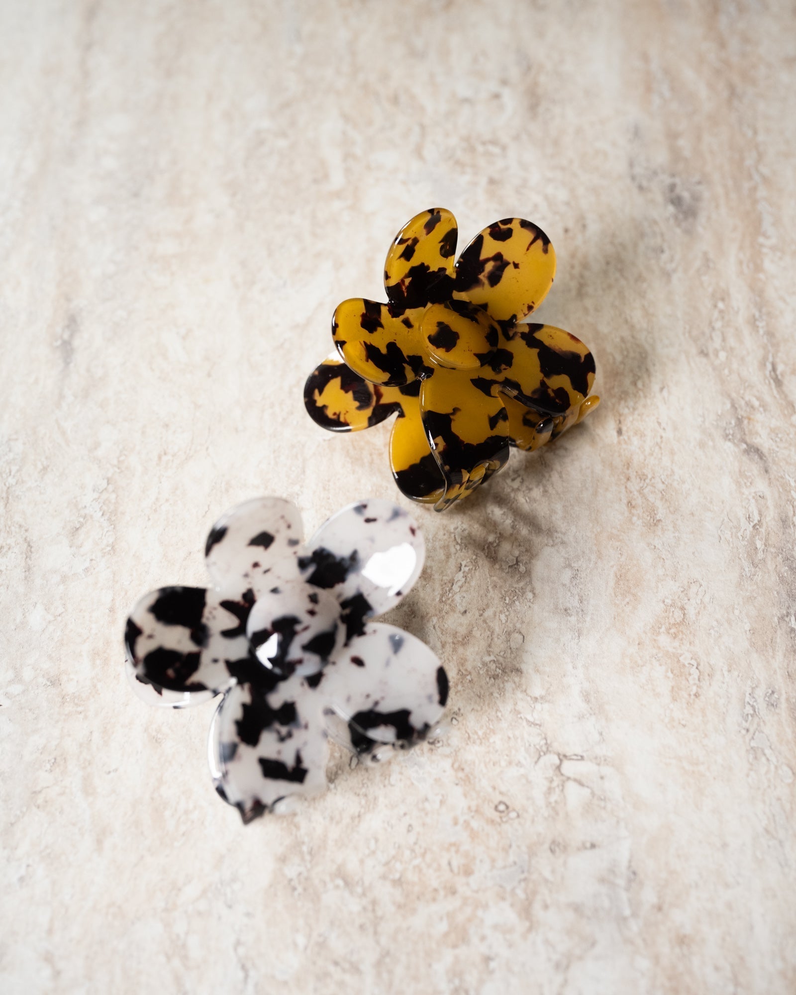 Claw Clip Flower Tortoise White