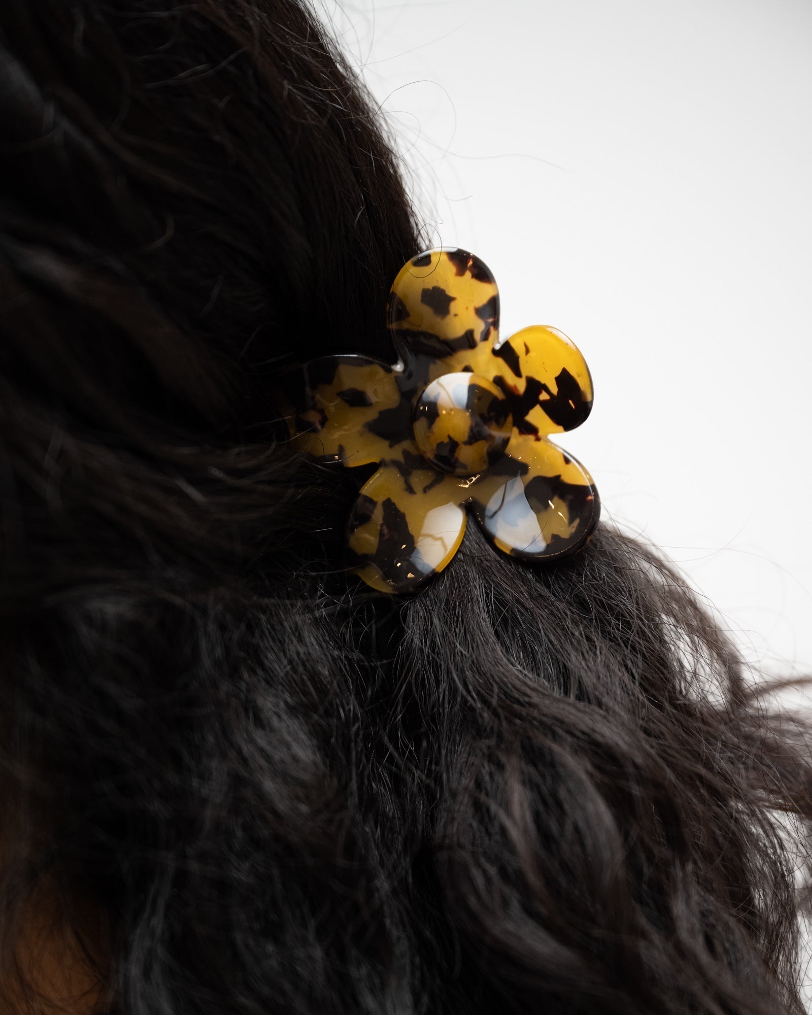 Claw Clip Flower Tortoise White