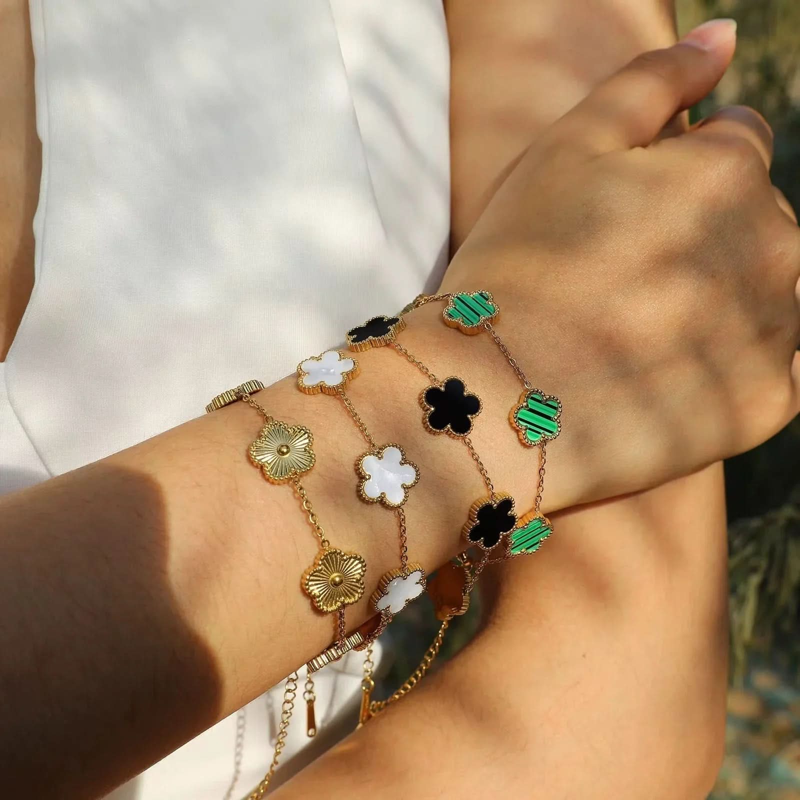 Flower Clover Bracelet White - AYUNA