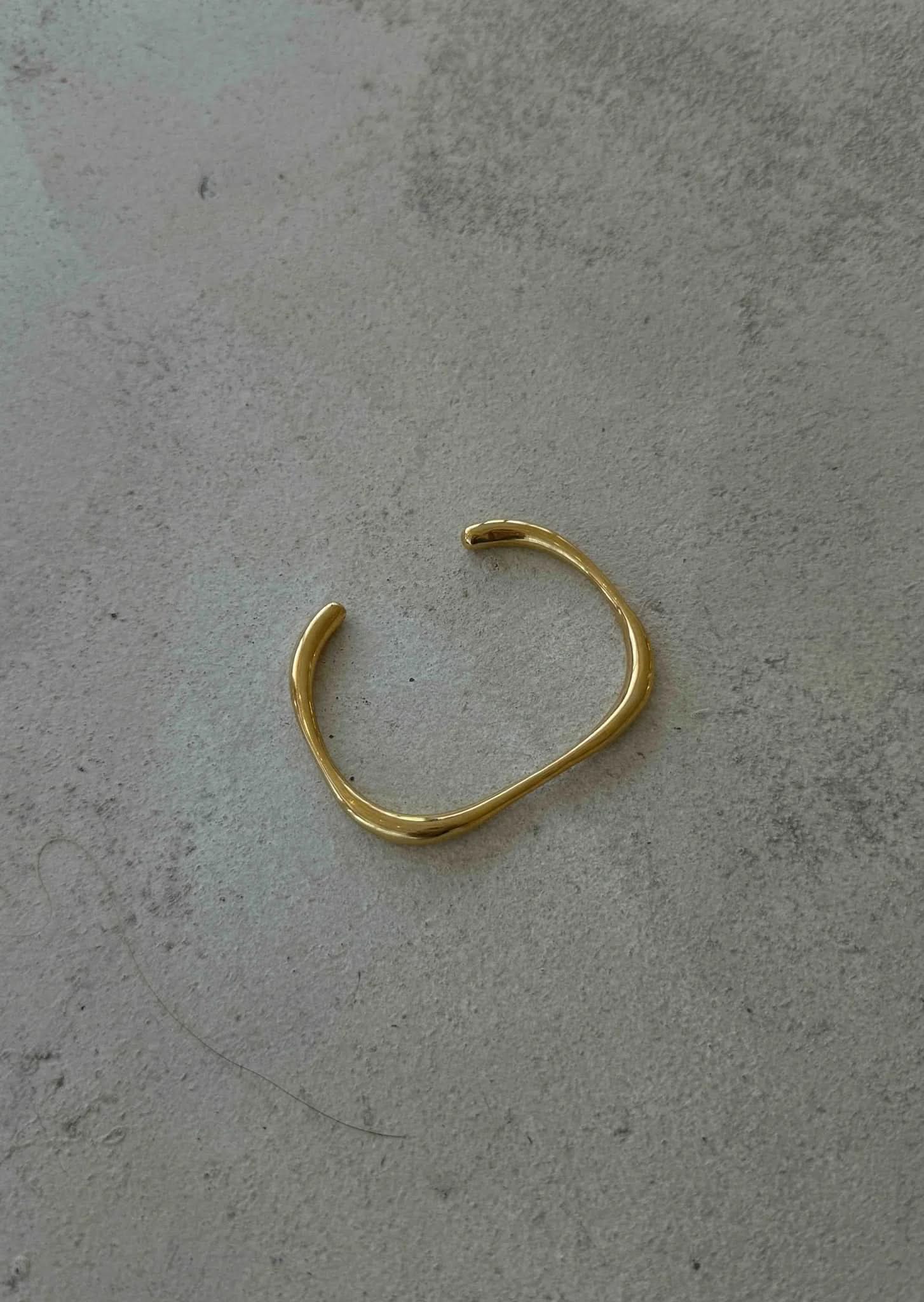 Isha Bangle - Gold - AYUNA