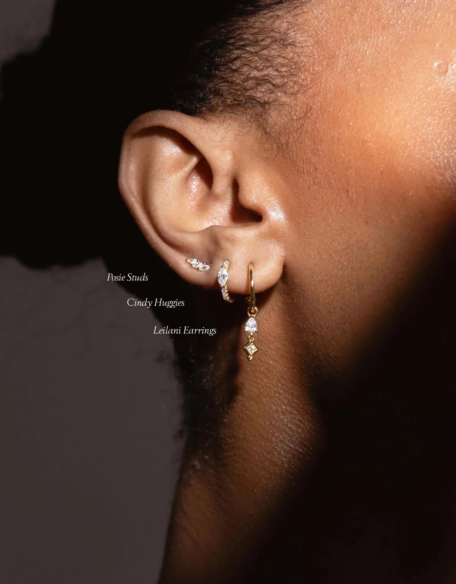 Posie Studs - Gold - AYUNA