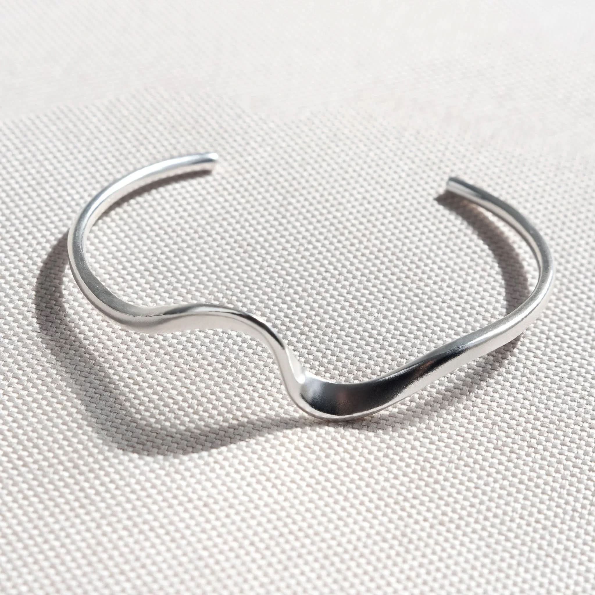 Wave Bangle - AYUNA