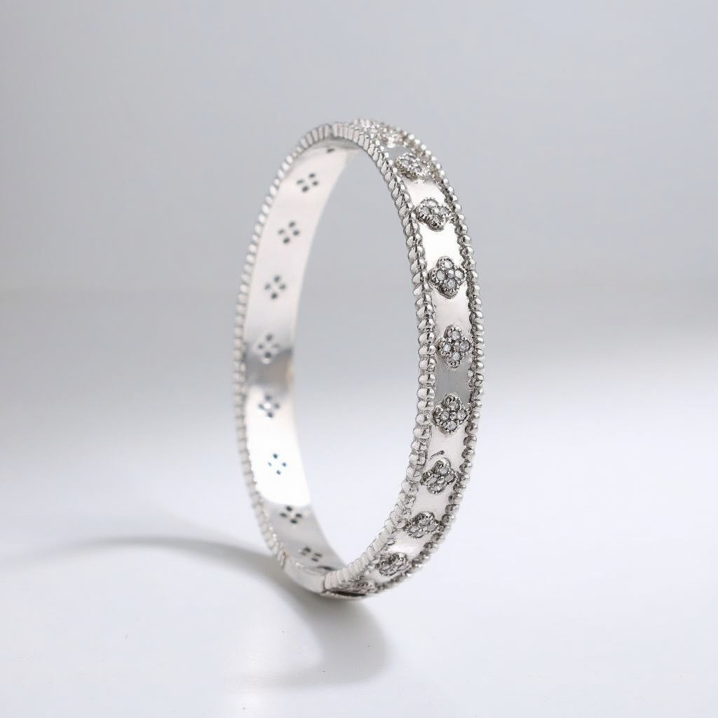 Clover Bangle
