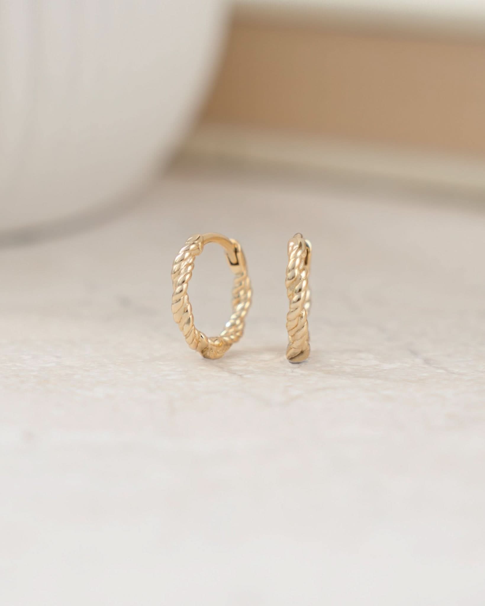 8mm Spiral Huggie - AYUNA