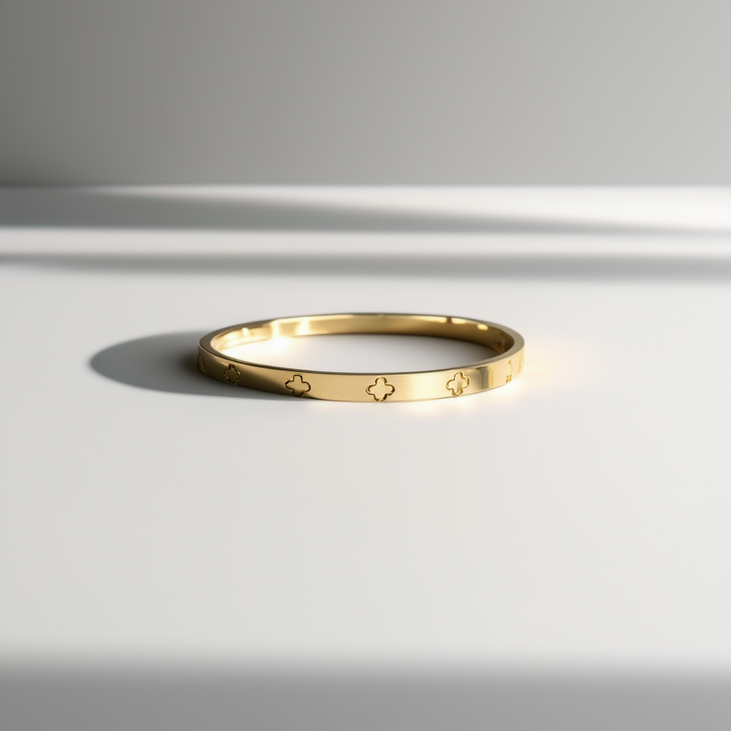 Clover Love Bangle