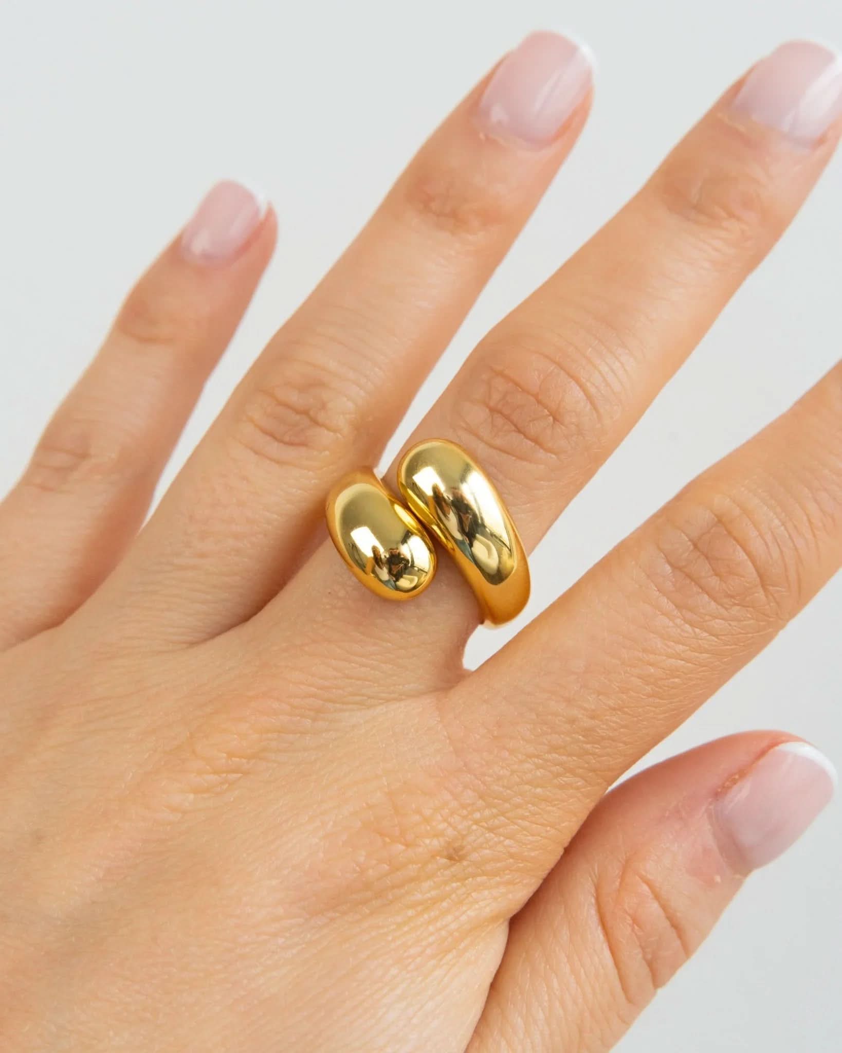 Embrace Ring - AYUNA