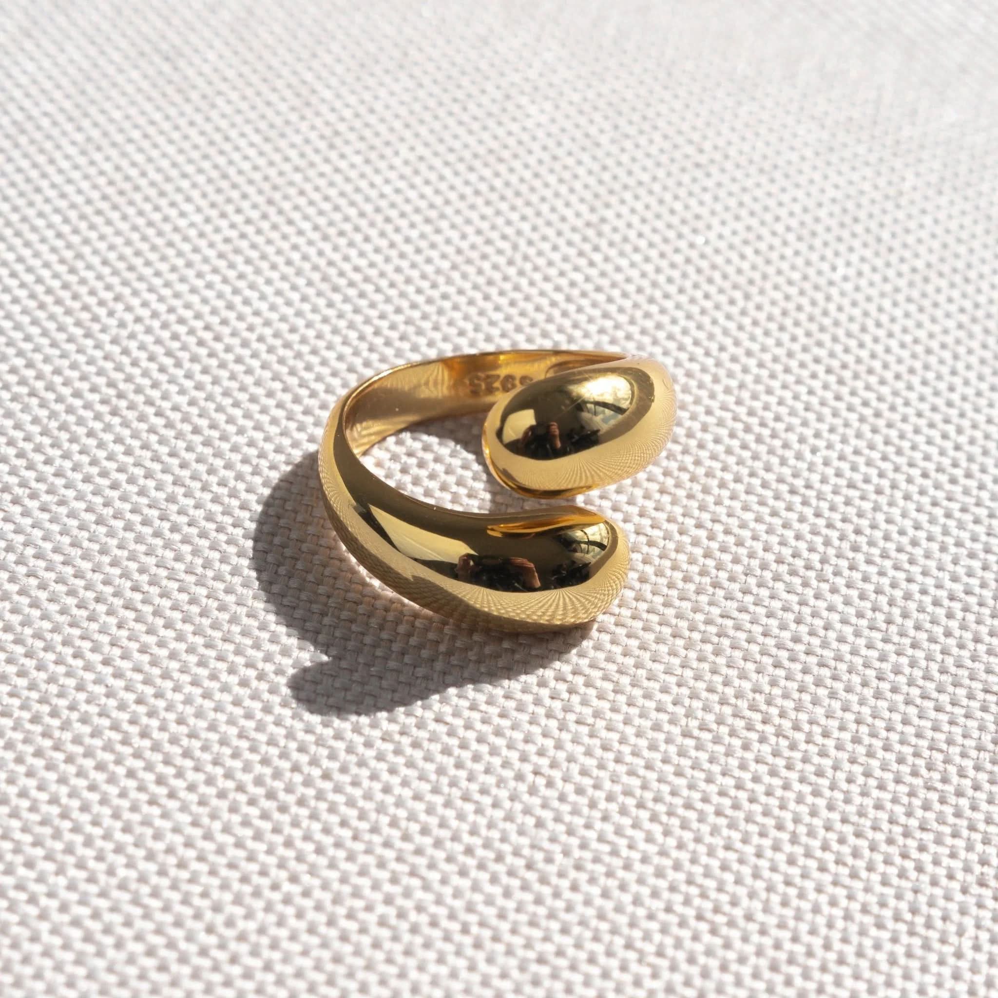Embrace Ring - AYUNA