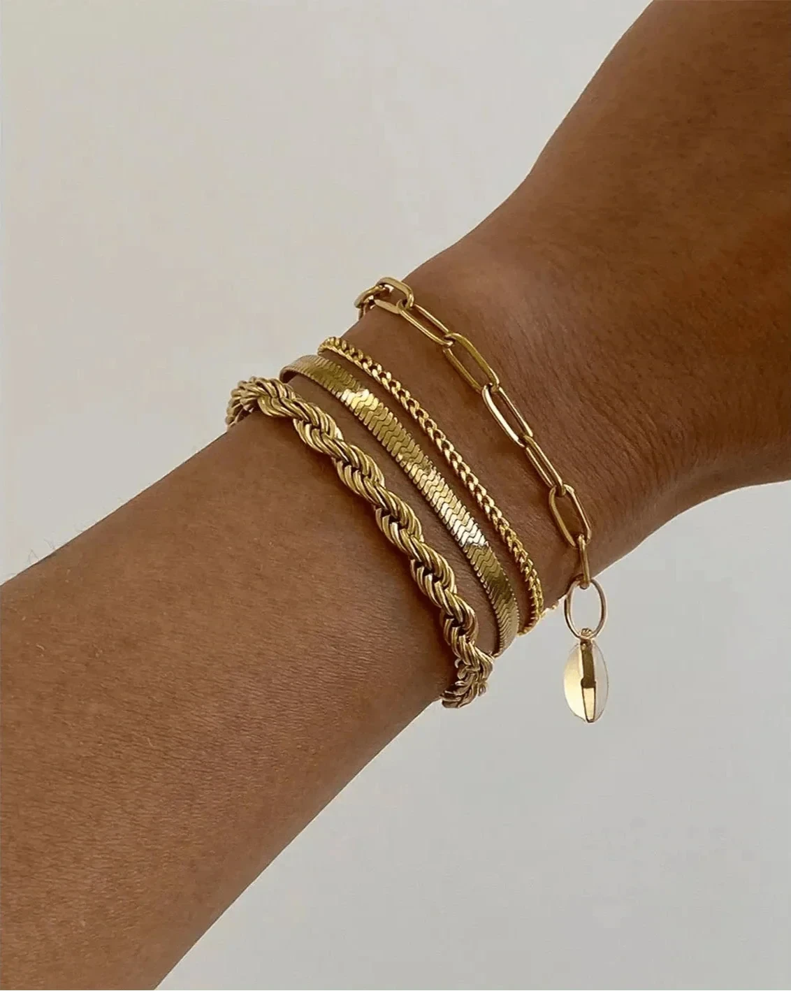 Golden Lyra Bracelet - AYUNA