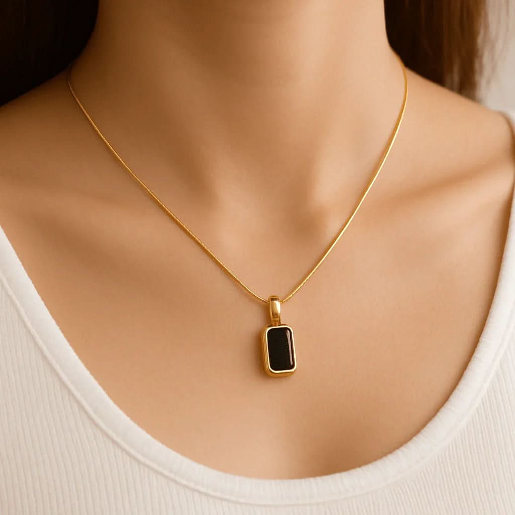 Noir Pendant Necklace - AYUNA
