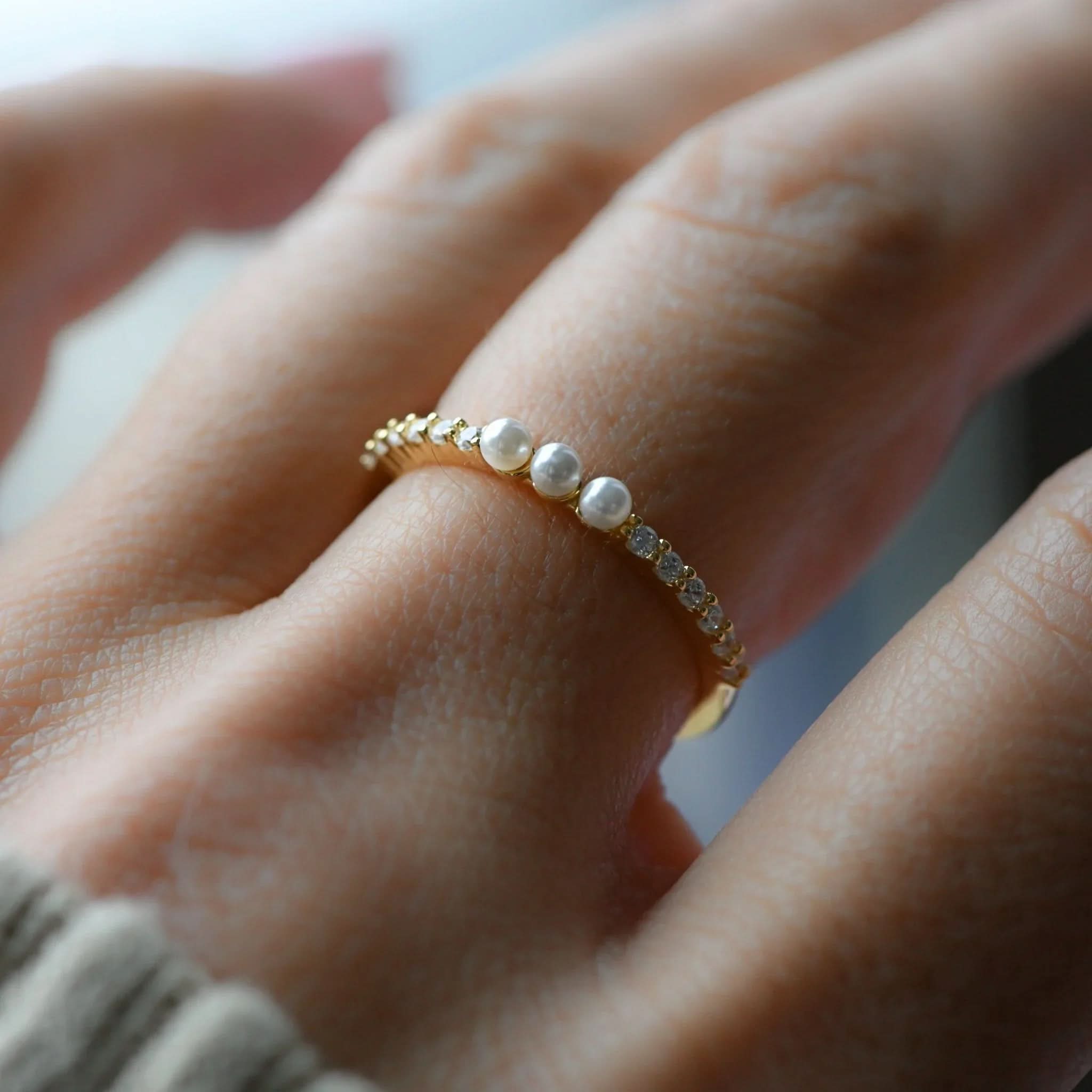 Three Pearl Ring - AYUNA