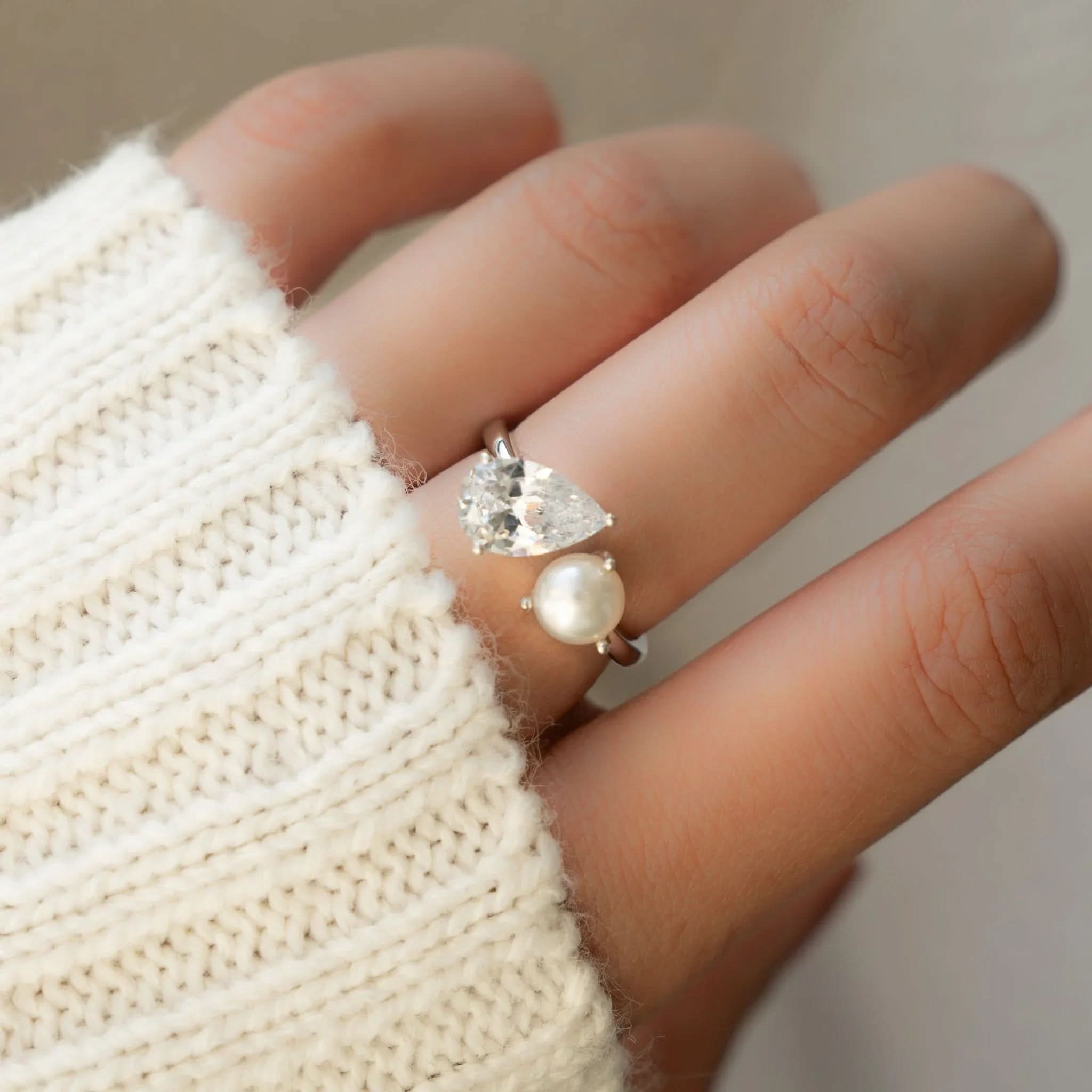 Toi et Moi Pearl Ring - AYUNA